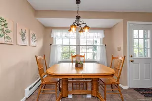 654 Oakwood Ct, Westbury, NY 11590 - Photo 10