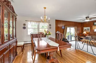 654 Oakwood Ct, Westbury, NY 11590 - Photo 6