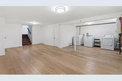 1374 Prospect Avenue, East Meadow, NY 11554 - Photo 16