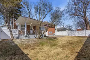 1374 Prospect Ave, East Meadow, NY 11554 - Photo 20