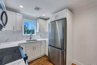 177 Waverly Avenue #Second Floor, Patchogue, NY 11772 - Photo 12