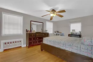 121 6th St, Hicksville, NY 11801 - Photo 14