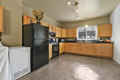 152 Miller Avenue, Brooklyn, NY 11207 - Photo 4