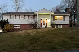 137 Simone Dr, Poughkeepsie, NY 12603 - Photo 2