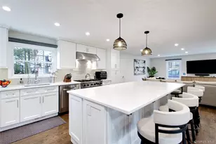 109 Country Club Dr, Port Washington, NY 11050 - Photo 10