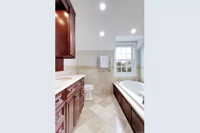 109 Country Club Drive, Port Washington, NY 11050 - Photo 20