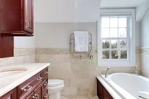 109 Country Club Dr, Port Washington, NY 11050 - Photo 20