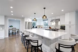 109 Country Club Dr, Port Washington, NY 11050 - Photo 8