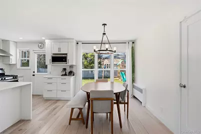 25 Leonard Road, Syosset, NY 11791 - Photo 6