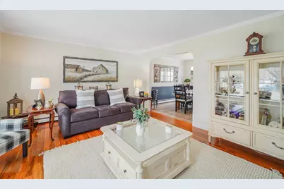 5 Donna Court, Selden, NY 11784 - Photo 4