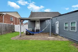 60 Herbert Herbert Ave, Elmont, NY 11003 - Photo 12