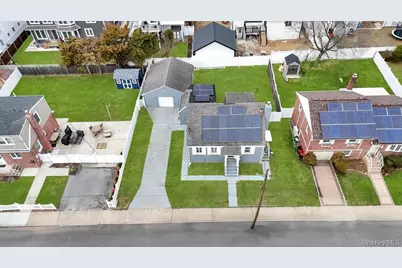 60 Herbert Herbert Avenue, Elmont, NY 11003 - Photo 8