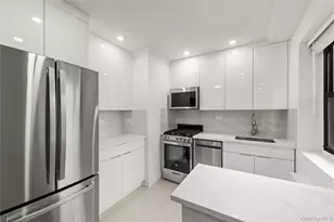 25-10 31st Ave, Astoria, NY 11106 - Photo 2
