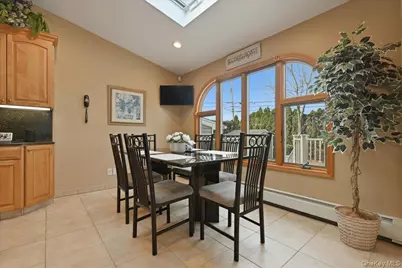 19 Keswick Lane, Plainview, NY 11803 - Photo 16