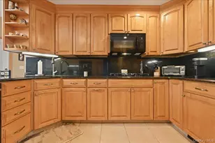 19 Keswick Ln, Plainview, NY 11803 - Photo 20