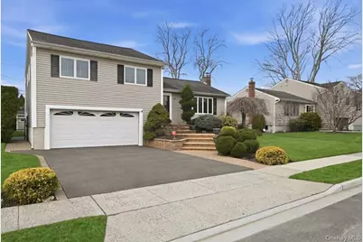 19 Keswick Lane, Plainview, NY 11803 - Photo 4