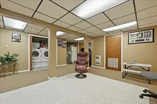 19 Keswick Ln, Plainview, NY 11803 - Photo 34