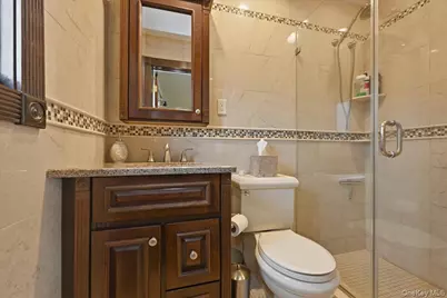 19 Keswick Lane, Plainview, NY 11803 - Photo 28