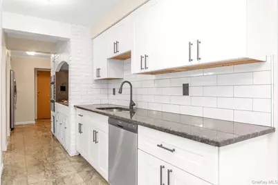 295 Plain Court #RIGHT, Franklin Square, NY 11010 - Photo 8