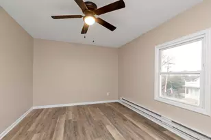 295 Plain Ct, Franklin Square, NY 11010 - Photo 14