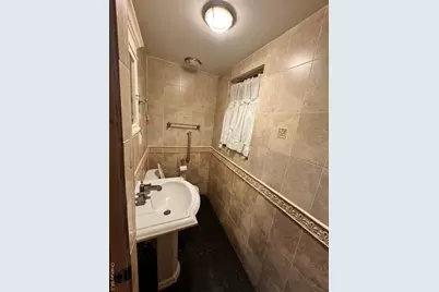 17311 Booth Memorial Avenue, Fresh Meadows, NY 11365 - Photo 4