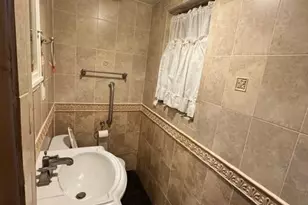 173-11 Booth Memorial Ave, Fresh Meadows, NY 11365 - Photo 4