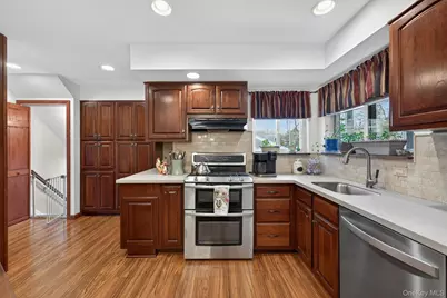 22 Morris Drive, New City, NY 10956 - Photo 12