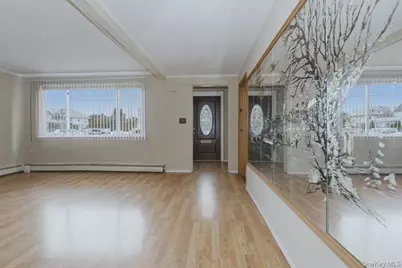 85 Spencer Avenue, Lynbrook, NY 11563 - Photo 4