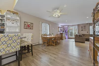 85 Spencer Avenue, Lynbrook, NY 11563 - Photo 20