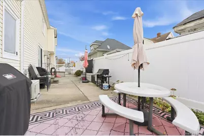 85 Spencer Avenue, Lynbrook, NY 11563 - Photo 40