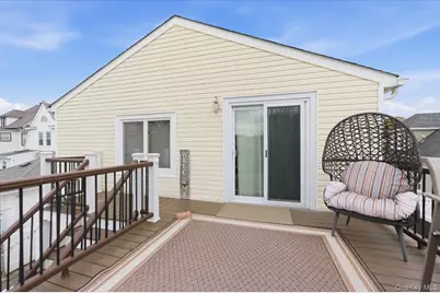 85 Spencer Avenue, Lynbrook, NY 11563 - Photo 32