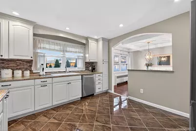 661 Garner Place, East Meadow, NY 11554 - Photo 12