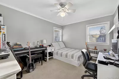 661 Garner Place, East Meadow, NY 11554 - Photo 20