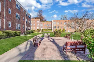 16 Edwards St, Roslyn Heights, NY 11577 - Photo 18