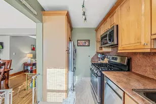 16 Edwards St, Roslyn Heights, NY 11577 - Photo 10