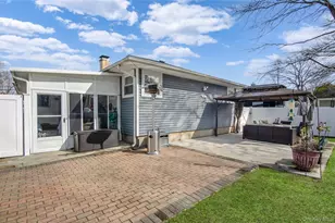 58 Pentmoor Dr, Mastic, NY 11950 - Photo 30