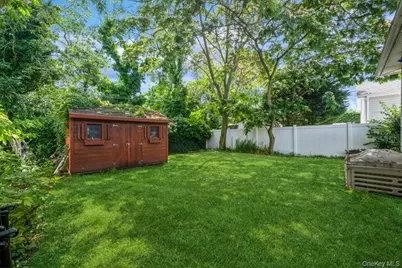 236 N Richmond Avenue, Massapequa, NY 11758 - Photo 22