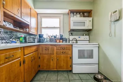 236 N Richmond Avenue, Massapequa, NY 11758 - Photo 8