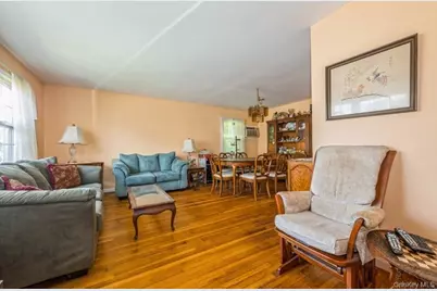 236 N Richmond Avenue, Massapequa, NY 11758 - Photo 4