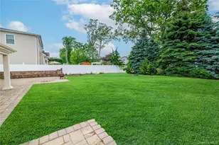 3883 Franklin Ave, Seaford, NY 11783 - Photo 32