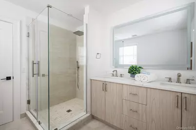 73 Stratford Road, West Hempstead, NY 11552 - Photo 18