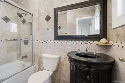 10 Mont Avenue, Dix Hills, NY 11746 - Photo 20