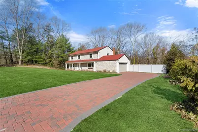 10 Mont Avenue, Dix Hills, NY 11746 - Photo 2