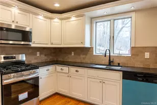 523 Shenandoah Rd, Hopewell Junction, NY 12533 - Photo 2