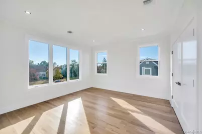 2497 Balsam Avenue, East Meadow, NY 11554 - Photo 14