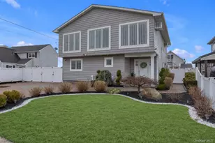 134 W Lido Promenade, Lindenhurst, NY 11757 - Photo 2