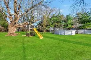 27 Landscape Dr, Wheatley Heights, NY 11798 - Photo 20