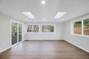 27 Landscape Dr, Wheatley Heights, NY 11798 - Photo 4