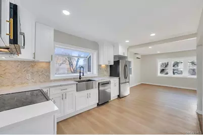 27 Landscape Drive, Wheatley Heights, NY 11798 - Photo 6