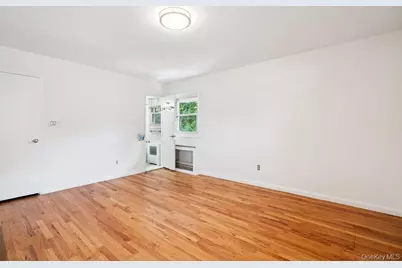 72 Winthrop Road, Plainview, NY 11803 - Photo 26